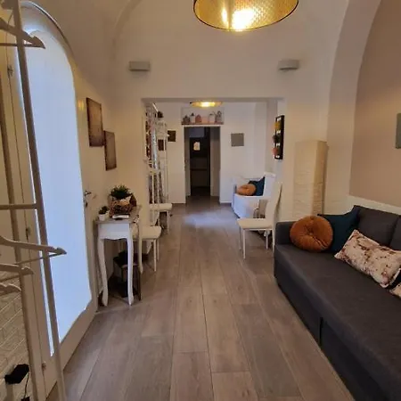 Via Tanucci N.18 *